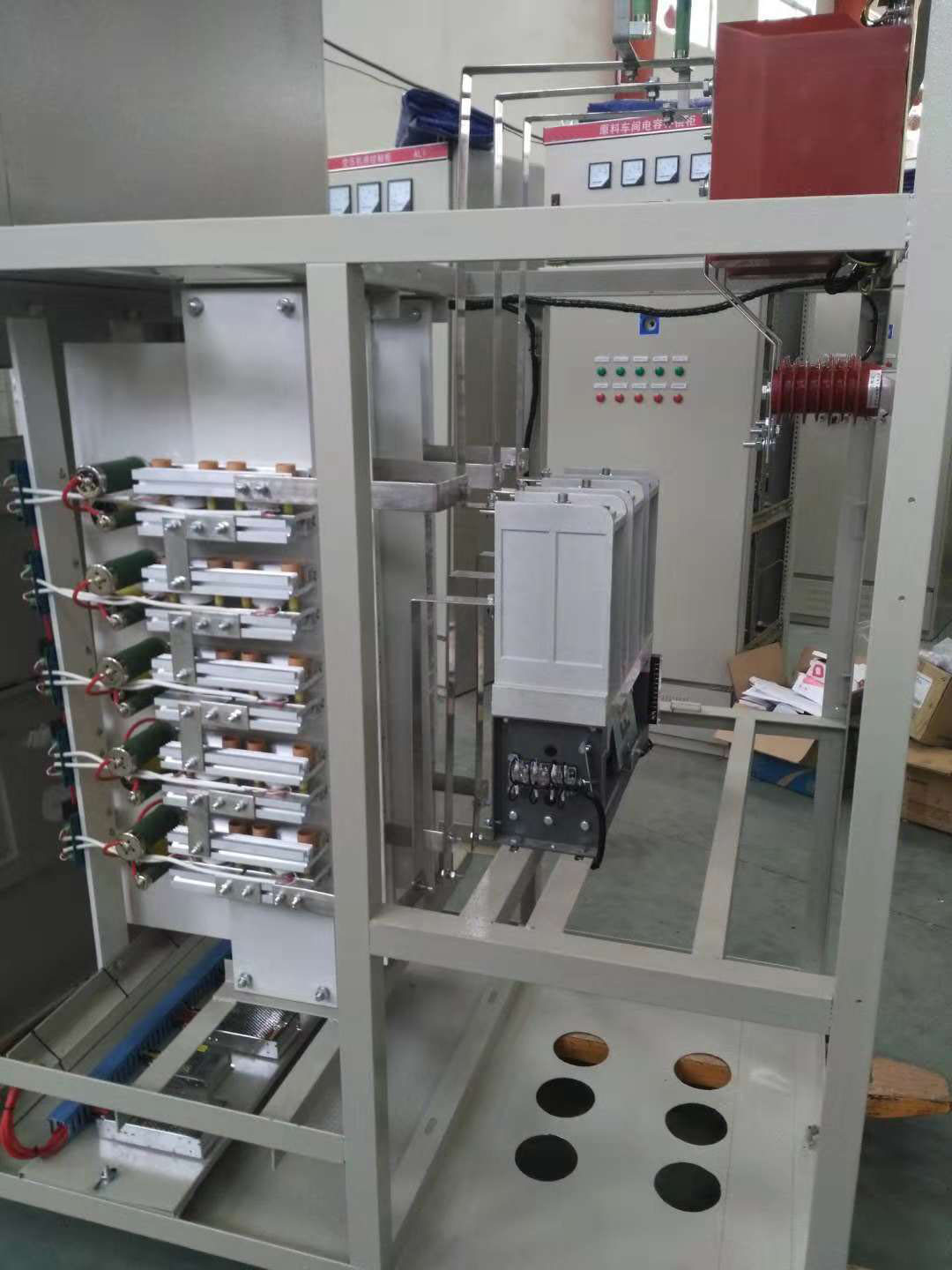 MHSS系列高壓固態(tài)軟起動柜內部圖