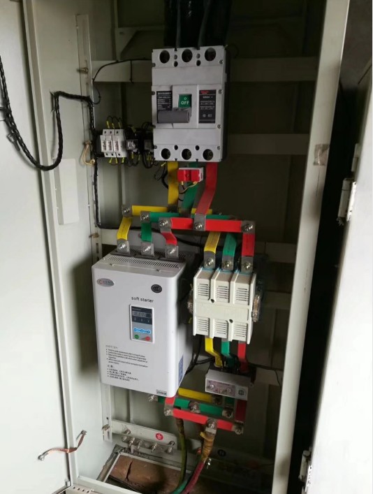 MLSS2系列低壓電動機固態(tài)軟起動柜