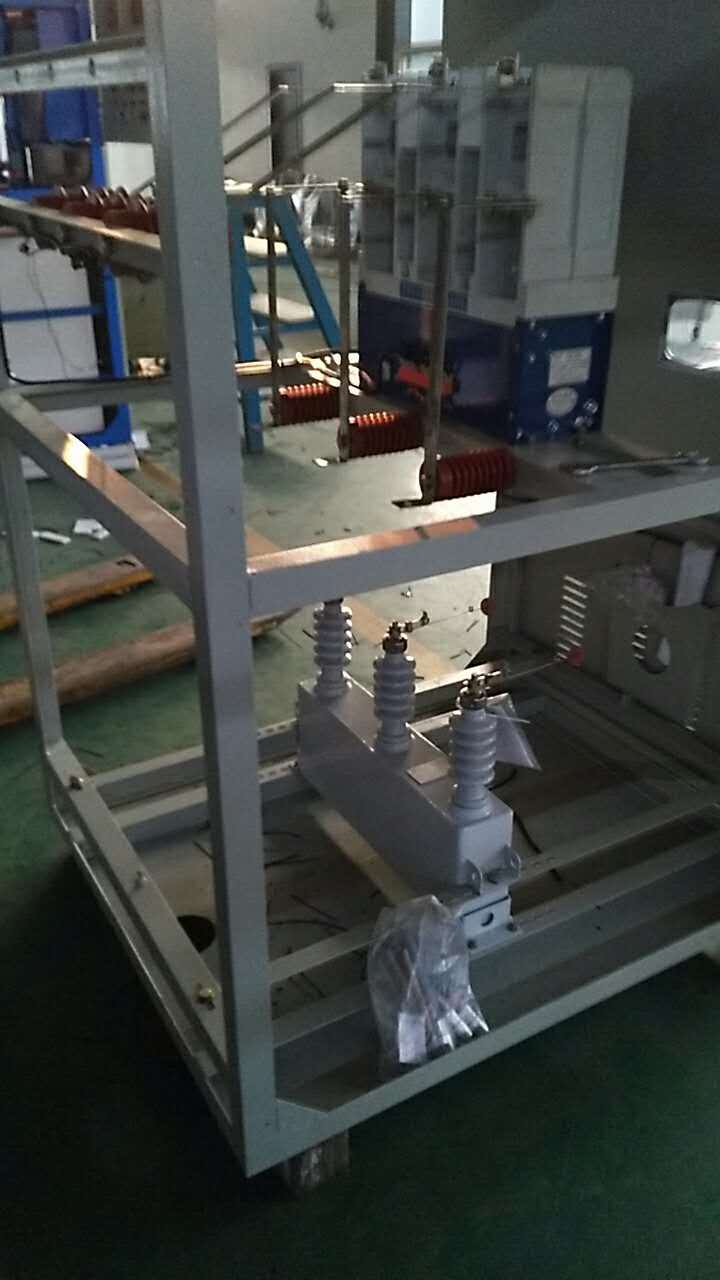 TBB系列高壓電動(dòng)機(jī)無功就地補(bǔ)償柜